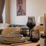 Luxury 2bedroom In Complex Family Garden With Free Parking Apartmán *