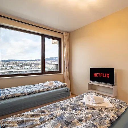 Appartement Luxury 2bedroom In Complex Family Garden With Free Parking *