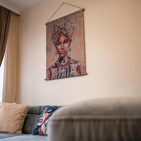 Luxury 2bedroom In Complex Family Garden With Free Parking Appartement