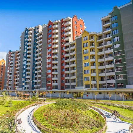 Luxury 2bedroom In Complex Family Garden With Free Parking *