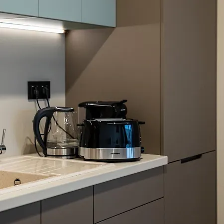Luxury 2bedroom In Complex Family Garden With Free Parking