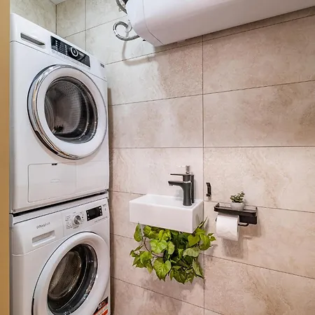 Apartment Luxury 2bedroom In Complex Family Garden With Free Parking