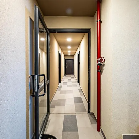 Luxury 2bedroom In Complex Family Garden With Free Parking Appartamento