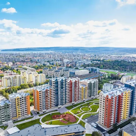 Luxury 2bedroom In Complex Family Garden With Free Parking Appartamento Varna